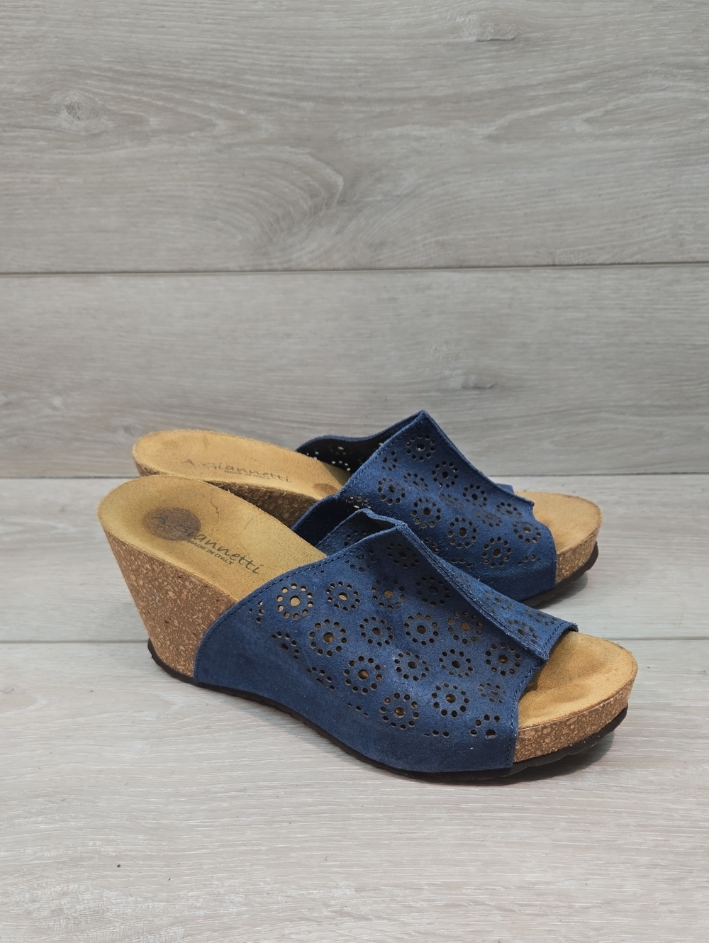 A. Giannetti Women Navy Suede Laser-Cut Wedge Sandals Shoes Sz 7